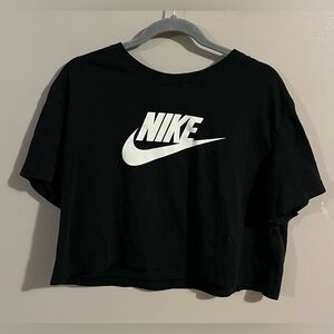 $3❤️Bundled Nike Black Crop Top